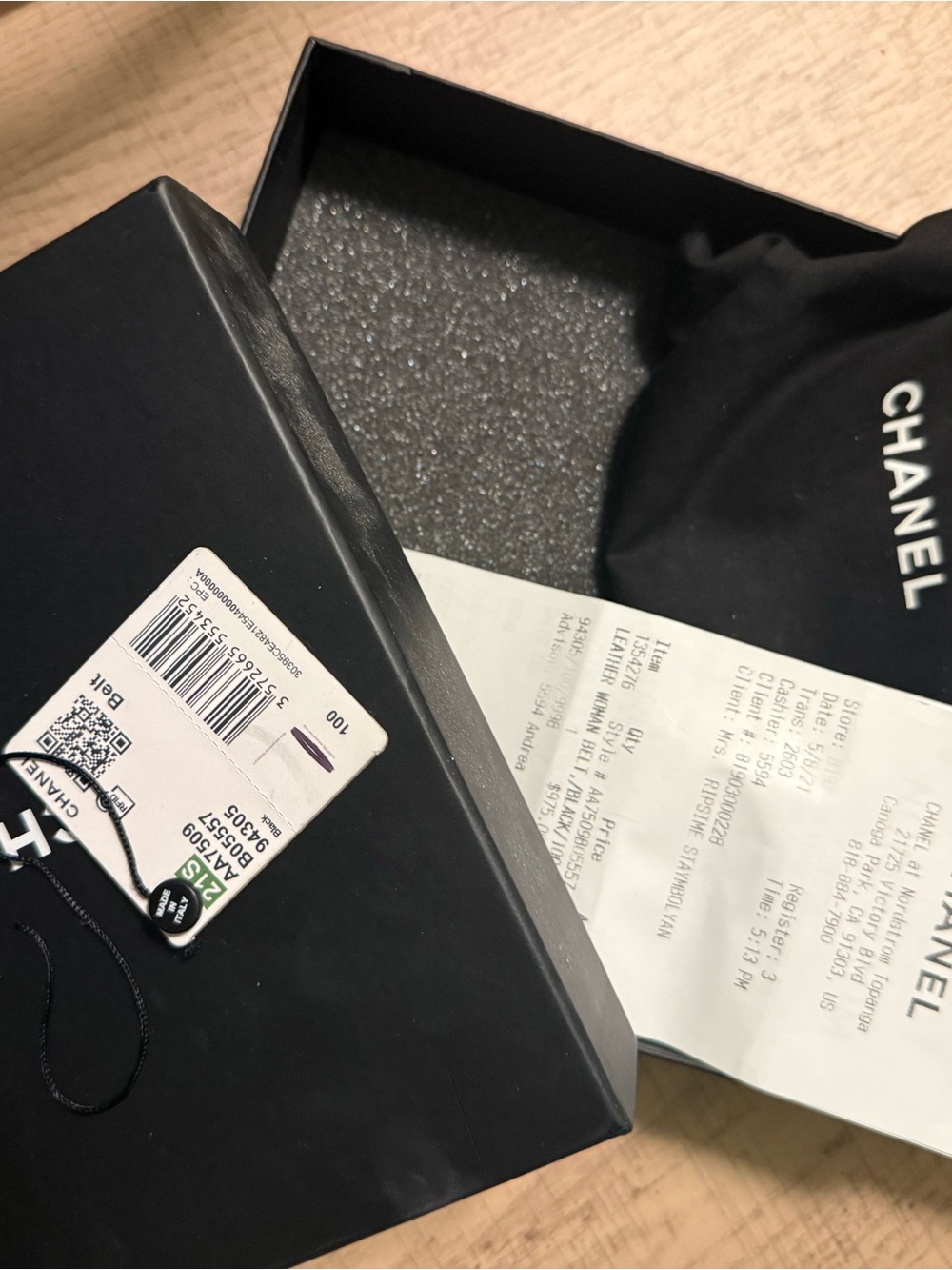 CHANEL Black and Gold Chain-Link Belt - Picture 4 of 11